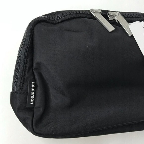 New! Lululemon Large Everywhere Belt Bag Black 2L - Picture 5 of 8